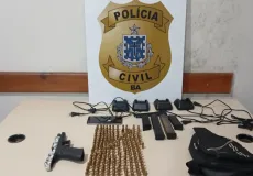 Polícia Civil recupera veículo roubado e apreende arma, munições e materiais ilícitos em Eunápolis