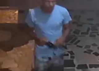 Polícia divulga imagens de assaltante e pede ajuda da população para identificá-lo