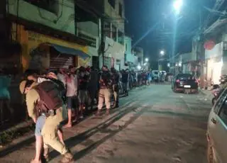 Polícia encerra festa Paredão com 300 pessoas