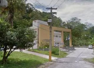 Polícia liberta 13 jovens em cárcere privado na Baixada Fluminense