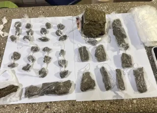Polícia Militar apreende adolescente com drogas em Teixeira de Freitas