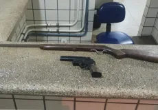 Polícia Militar apreende armas artesanais no bairro Tancredo Neves, em Teixeira de Freitas