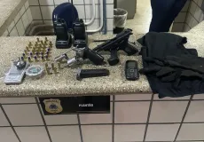 Polícia Militar apreende armas, drogas e munições em Teixeira de Freitas; dois homens foram presos