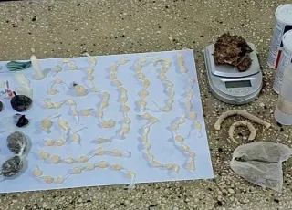 Polícia Militar apreende drogas e balança de precisão no Rosa Luxemburgo, em Teixeira de Freitas