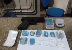 Polícia Militar apreende drogas e simulacro de arma de fogo em Teixeira de Freitas 