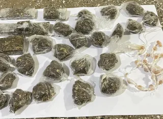 Polícia Militar apreende drogas em Teixeira de Freitas; uma mulher foi presa