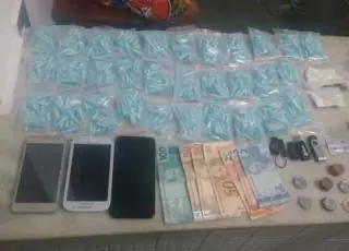 Policia Militar apreende grande quantidade de droga no interior do Prado, envolvidos foram presos