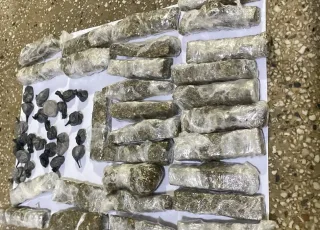Polícia Militar apreende maconha e cocaína em Teixeira de Freitas