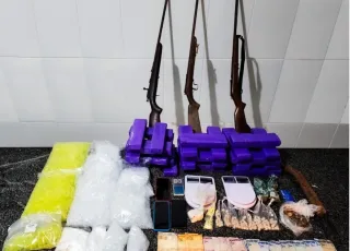 Polícia Militar apreende mais de 20 kg de drogas e prende um suspeito em  Cruzeiro do Sul, distrito de  Vereda. Armas também foram aprendidas