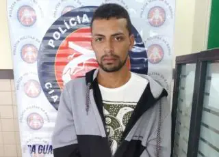 Polícia Militar do Prado prende jovem com drogas