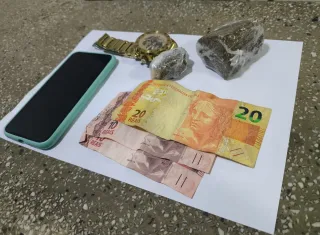 Polícia Militar prende em Teixeira de Freitas dois homens com drogas e veículo adulterado 