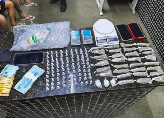 Polícia Militar prende indivíduos com drogas  em Itamaraju