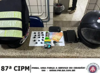 Polícia Militar prende suspeito com papelotes de cocaína em Teixeira de Freitas