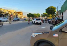 Polícia Militar realiza blitz na Avenida São Paulo e remove veículo para o pátio da Transguard.