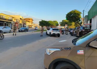 Polícia Militar realiza blitz na Avenida São Paulo e remove veículo para o pátio da Transguard.