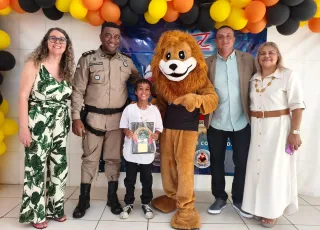 Polícia Militar realiza cerimônia de entrega de certificados a alunos do Proerd, em Teixeira de Freitas