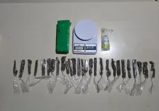 Polícia Militar realiza duas prisões por tráfico de drogas em Prado neste domingo