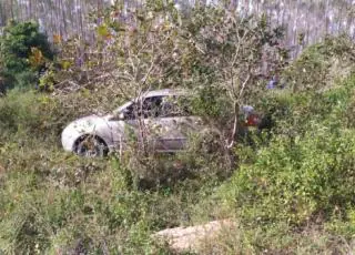 Polícia militar recupera carro tomado de assalto no Prado
