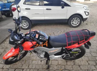 Polícia Militar recupera motocicleta com restrição de furto em Teixeira de Freitas.