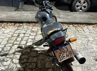 Polícia Militar recupera motocicleta com restrição de furto/roubo em Teixeira de Freitas
