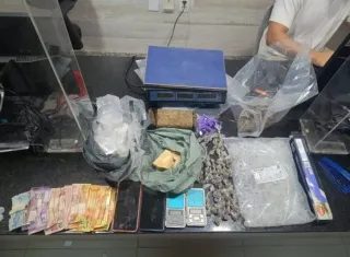 Polícia Militar tira de circulação quase 1kg de drogas em Eunápolis; traficante foi preso