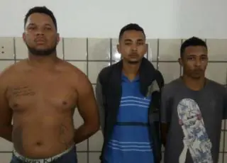 Polícia prende 03 suspeitos de tráfico de drogas no Prado