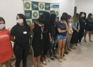 Polícia prende 12 mulheres de quadrilha que fraudava contas bancárias; golpes chegavam a R$ 1 milhão mensal