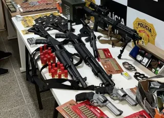 Polícia prende bolsonarista suspeito de montar artefato explosivo perto do Aeroporto de Brasília. Armas  foram aprendidas