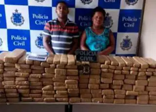 Polícia prende casal e apreende mais de 120 kg de maconha em Ilhéus