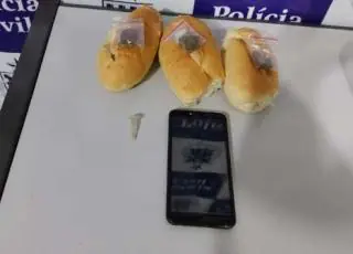 Polícia prende dupla que distribuía drogas dentro de pão