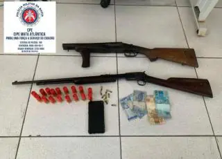 Polícia prende indivíduos com armas e carro clonado em Porto Seguro.