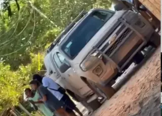 Policiais cercados por bandidos durante prisão de líder do tráfico em Caraíva