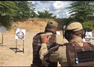 Policiais da 87ª CIPM participam de instrução de manutenção de tiro policial