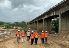 Ponte sobre o Rio Jequitinhonha deve ser liberada para veículos pesados nos próximos dias