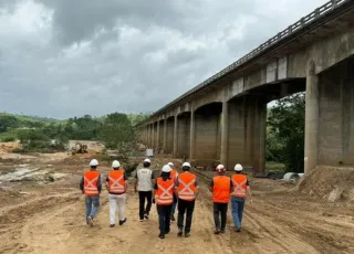 Ponte sobre o Rio Jequitinhonha deve ser liberada para veículos pesados nos próximos dias