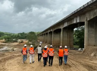 Ponte sobre o Rio Jequitinhonha deve ser liberada para veículos pesados nos próximos dias