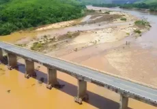 Ponte sobre o Rio Jequitinhonha volta a ser interditada para veículos pesados na BR-101