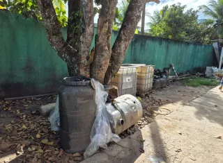 Ponto clandestino de armazenamento de combustíveis é descoberto pela Polícia Civil de Teixeira de Freitas