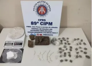 Posto da Mata - Suspeitos de tráfico dispensam sacola com drogas e correm; um foi preso e o outro fugiu