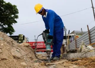 Praça da Bíblia: Prefeitura de Teixeira prossegue com construção da Rua Gourmet