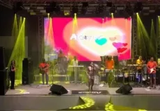 Praça lotada e público animado marcam Carnaval em Nova Viçosa