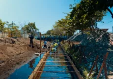Prado avança com obras de drenagem e contenção sob a gestão do prefeito Gilvan