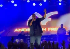 Prado celebra noite inesquecível de fé e louvor com show de Anderson Freire no Conecta Prado