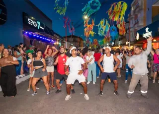 Pré-Carnaval Abre Alas em grande estilo em Teixeira de Freitas e reúne multidão na Rua da Pituba