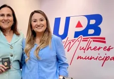 Prefeita Carla Chácara e vice-prefeita Leda Pinho participam de evento em Salvador e fortalecem o protagonismo feminino na gestão pública