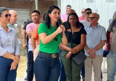 Prefeita Luciana Machado anuncia várias obras para a comunidade de Colônia Nova durante evento festivo