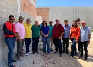 Prefeita Luciana Machado e vereadores visitam obras do Supermercado Casagrande em Posto da Mata