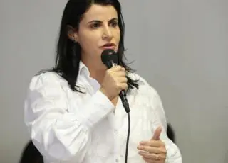 Prefeita Luciana Machado presta contas de sua gestão em Audiência Pública na Câmara de Vereadores de Nova Viçosa