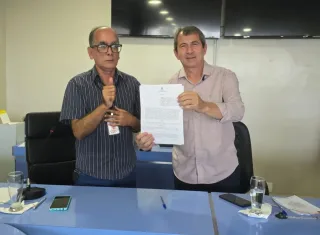Prefeito Bemtivi assina termo do REURB e reforça compromisso com a regularização fundiária em Itanhém