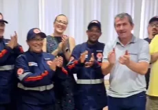 Prefeito Bemtivi entrega novos uniformes ao SAMU e celebra valorização dos profissionais de Itanhém